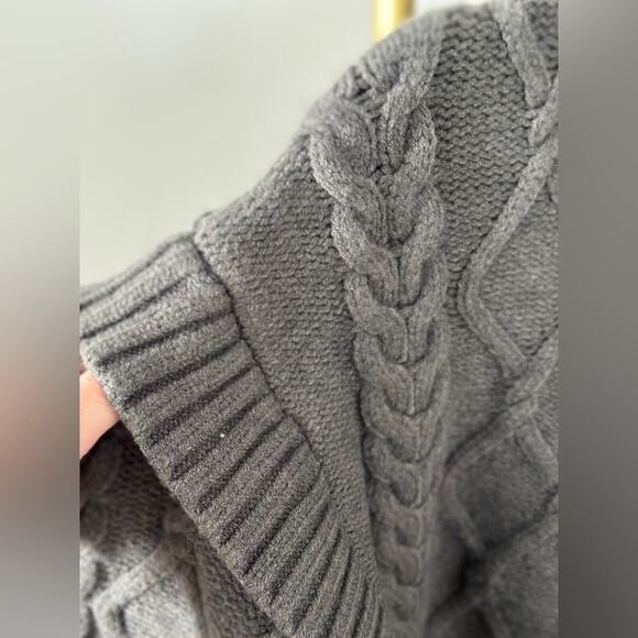 Central park West Tiegen Cables Sweater in Charcoal Large NWT - Picture 9 of 13